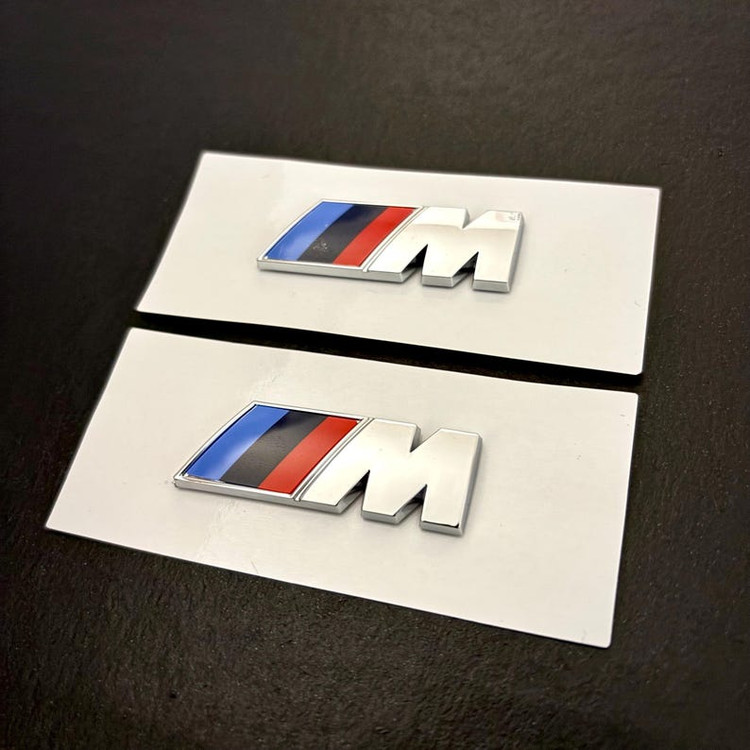 آرم بغل گلگیر جلو M بی ام و X1,X2,X4,iX1, 225L اورجینال bmw از سال 2019 & 2026